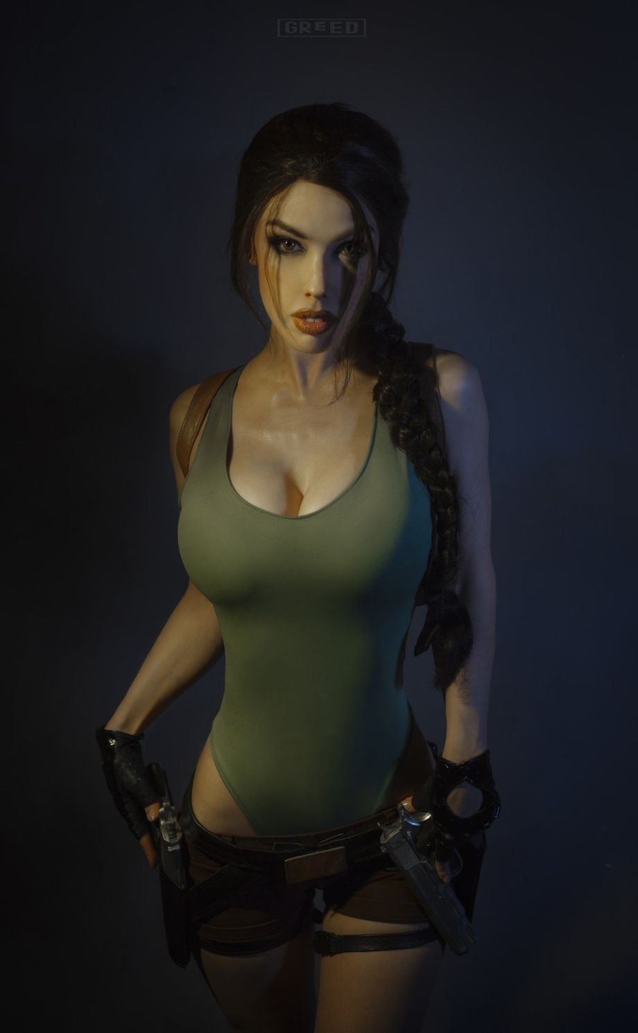 Будоражащая Лара Крофт из Tomb Raider в исполнении косплеерши Freia Raven -  Чемпионат