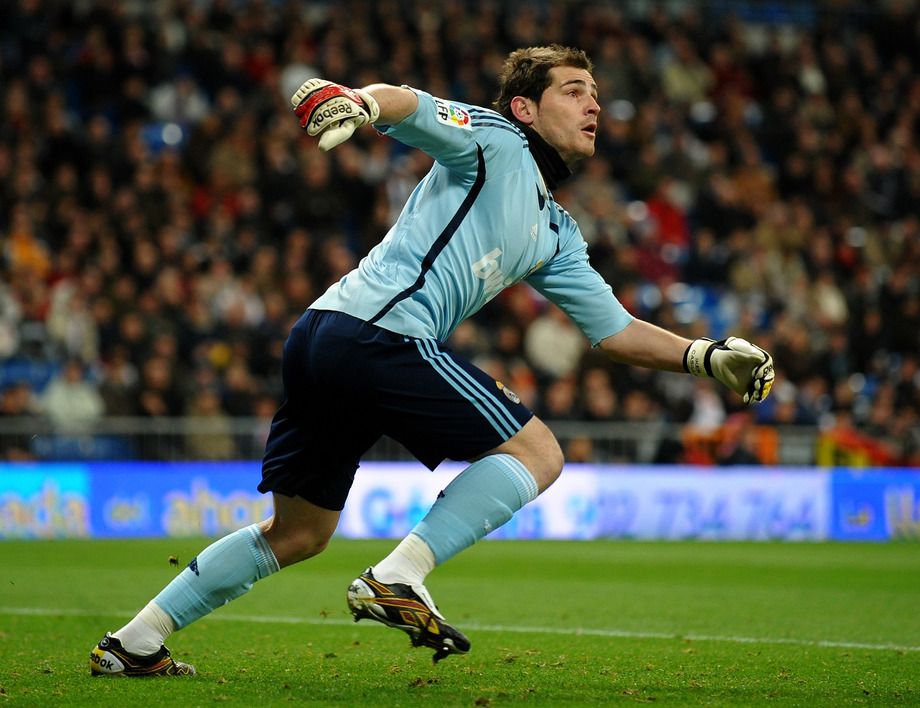 Икер Касильяс