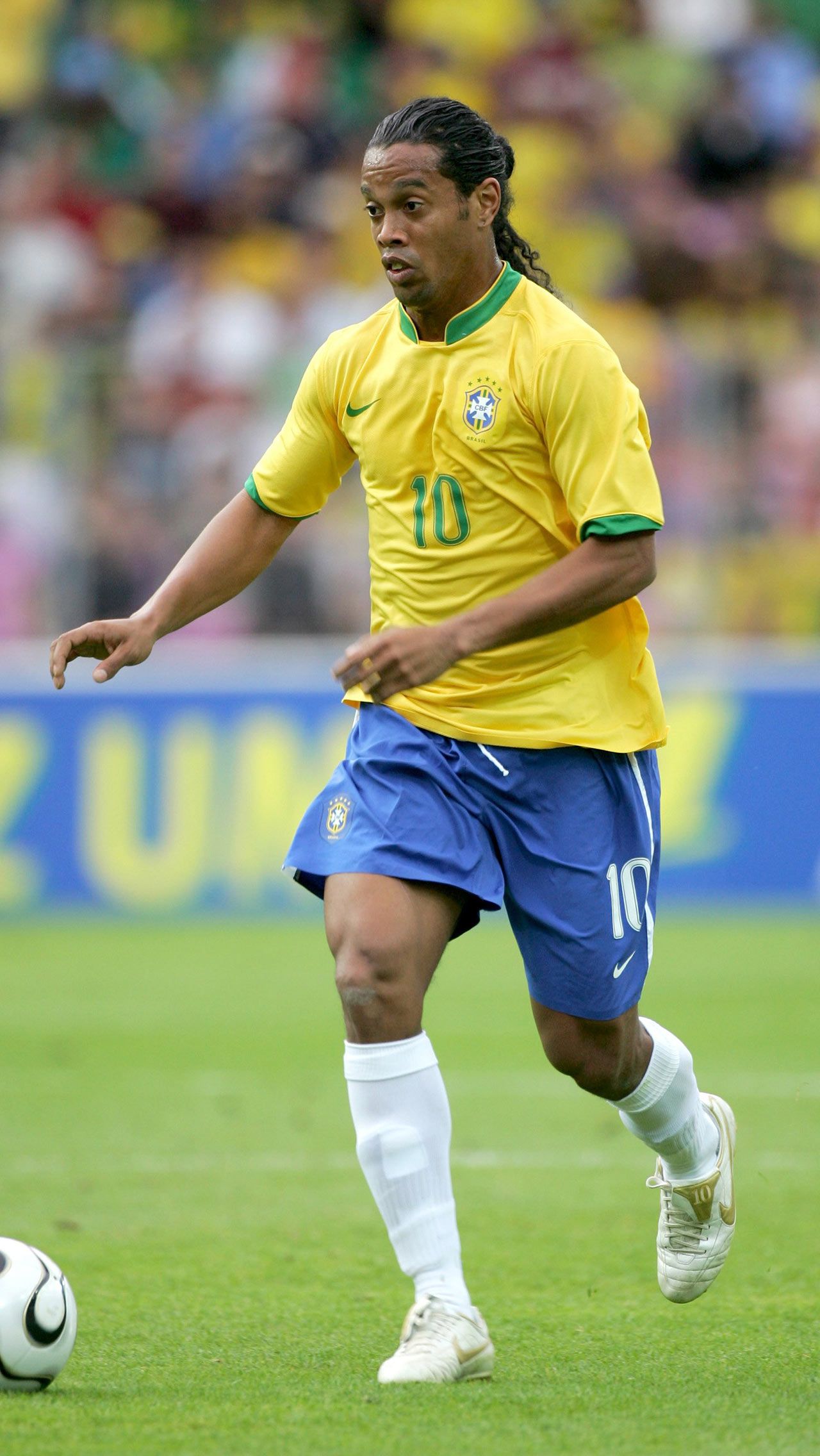 Роналдиньо (Бразилия) — «ЗМ»-2005