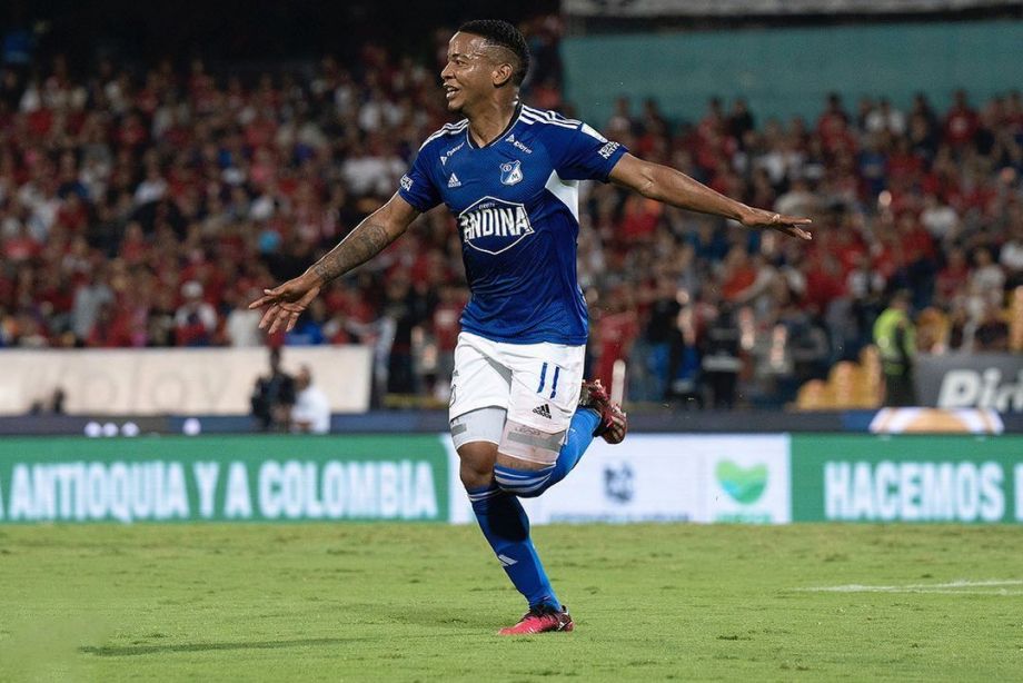 Реал мадрид реал вальекано. Модрич реал мадрид игрок. Real madrid обои на рабочий стол. Маркос алонсо болтон. Празднование футболистов.