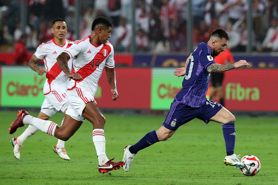 Lionel Messi en el partido contra Perú