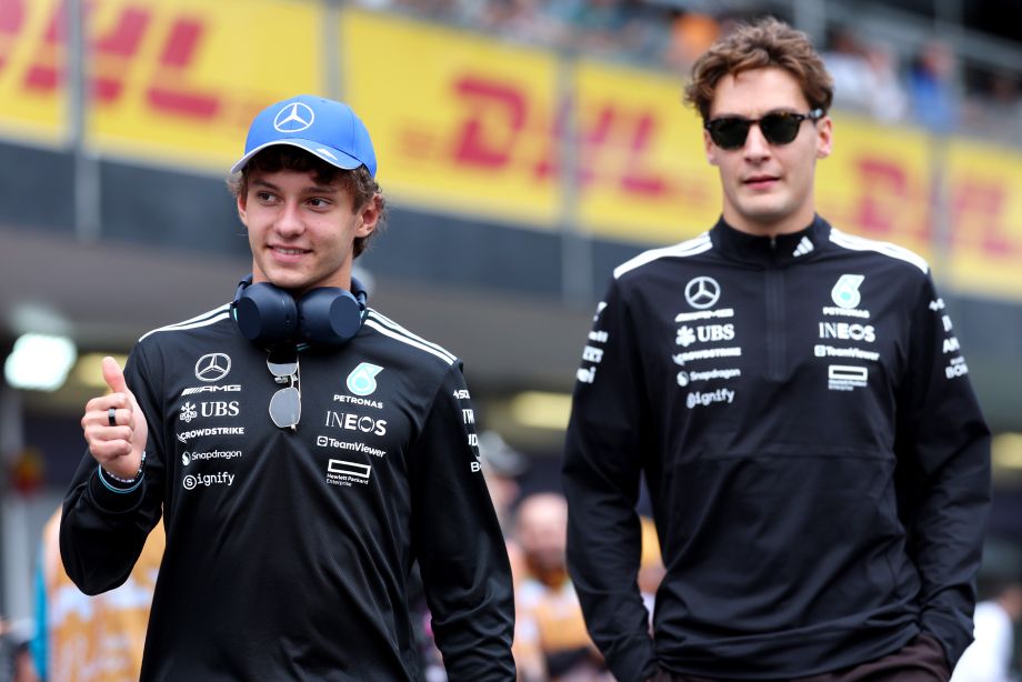 Андреа Кими Антонелли волей-неволей угрожает Расселлу