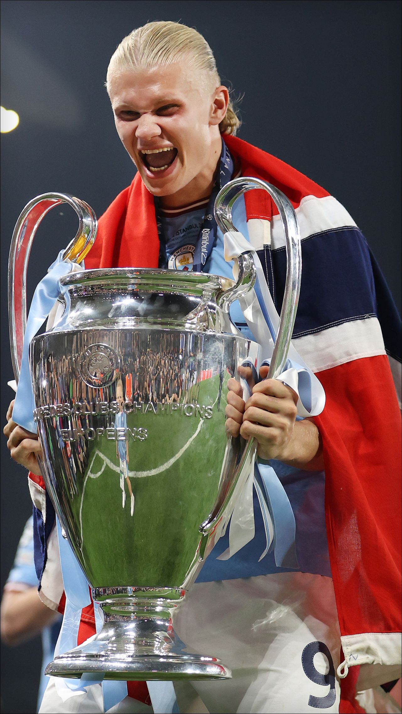 Пять трофеев «Манчестер Сити»