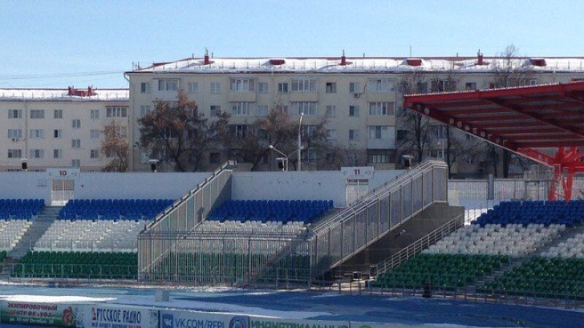 Фанаты «Уфы» требуют убрать решётки с фан-сектора стадиона Фанаты «Уфы» требуют убрать решётки с фан-сектора стадиона