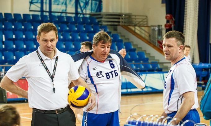 Игроки "Лиги Чемпионов Бизнеса" по волейболу борются за места в чемпионате Игроки "Лиги Чемпионов Бизнеса" по волейболу борются за места в чемпионате