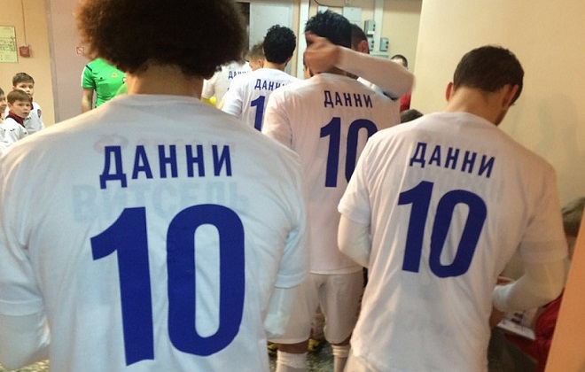 Игроки «Зенита» перед игрой с «Амкаром» вышли на поле с № 10 в поддержку Данни