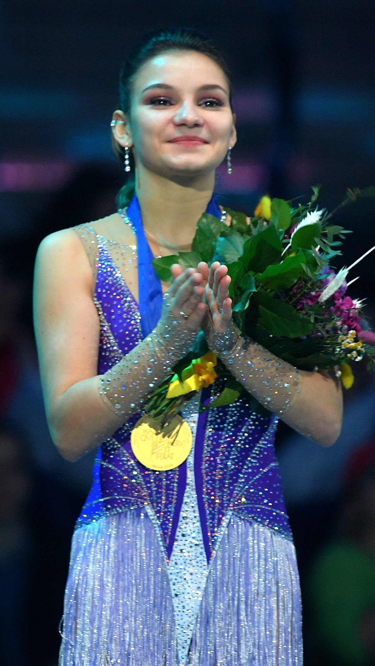 В 2019 году грянула настоящая сенсация! Титул чемпионки Европы завоевала малоизвестная широкой публике Софья Самодурова. Она остановила саму Загитову, только недавно выигравшую Олимпиаду.