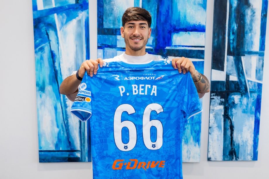 Роман Вега