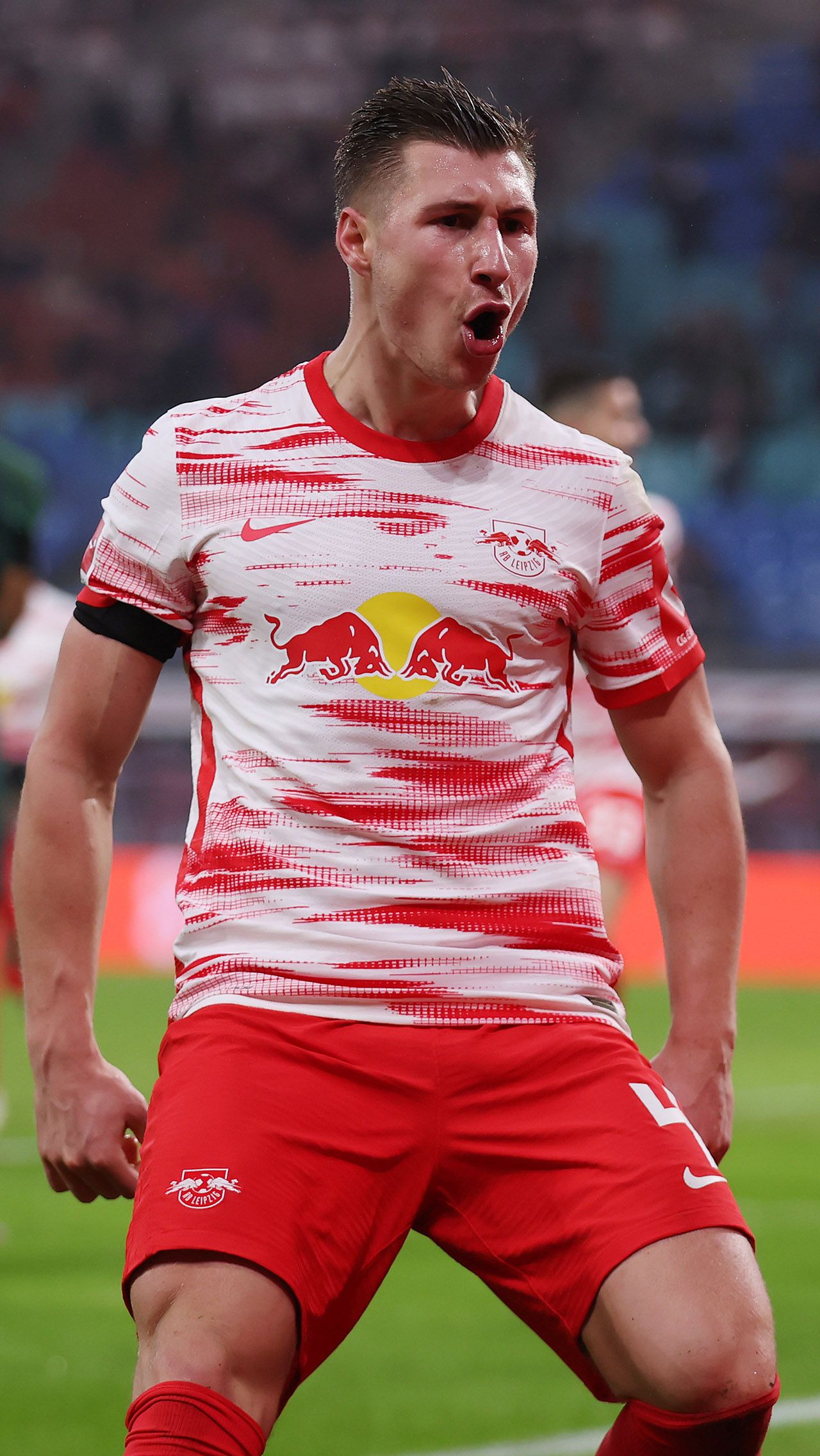 30-летний защитник «РБ Лейпциг», игрок сборной Венгрии, от звонка до звонка отыграл все предыдущие матчи Бундеслиги в сезоне-2022/2023. Однако 11 февраля взял выходной.<br/>

