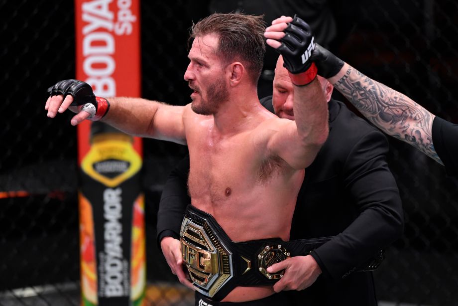 Стипе Миочич с поясом UFC
