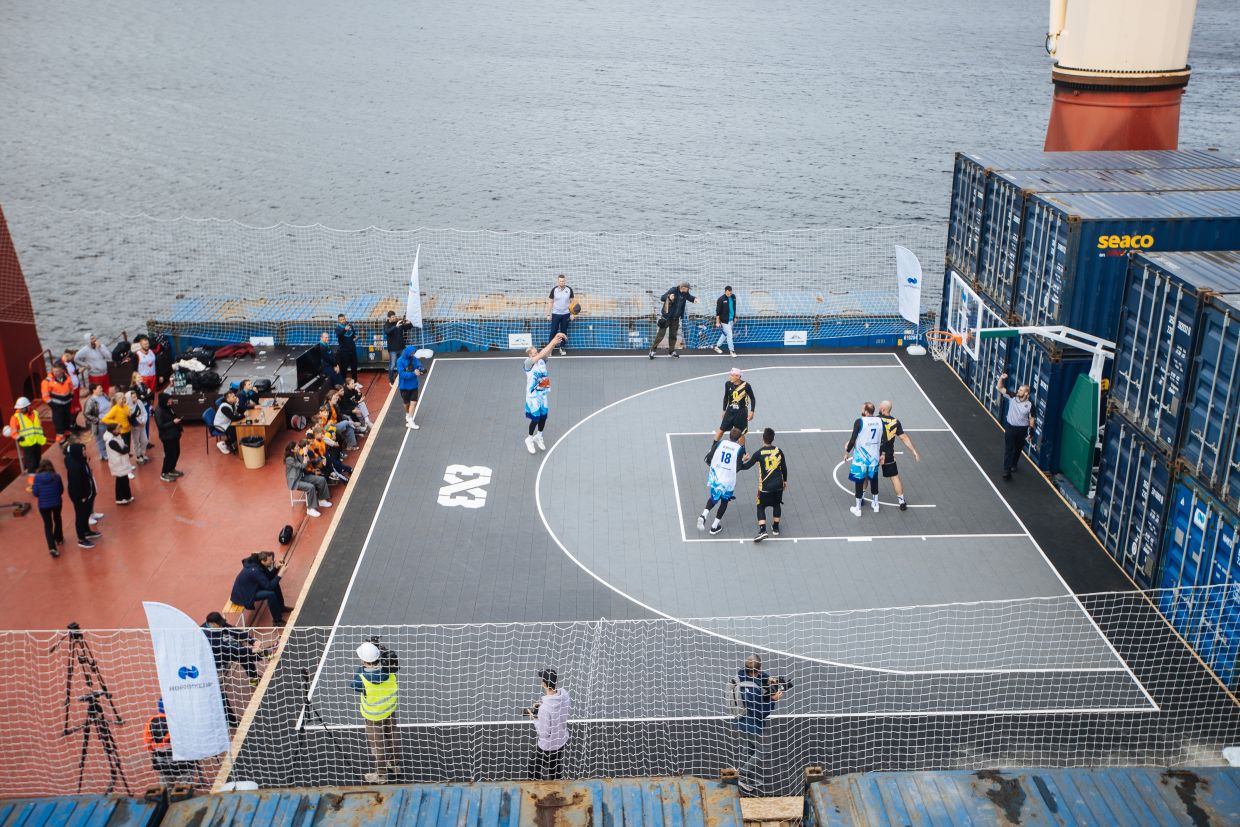 Выставочный турнир на судне в Мурманске