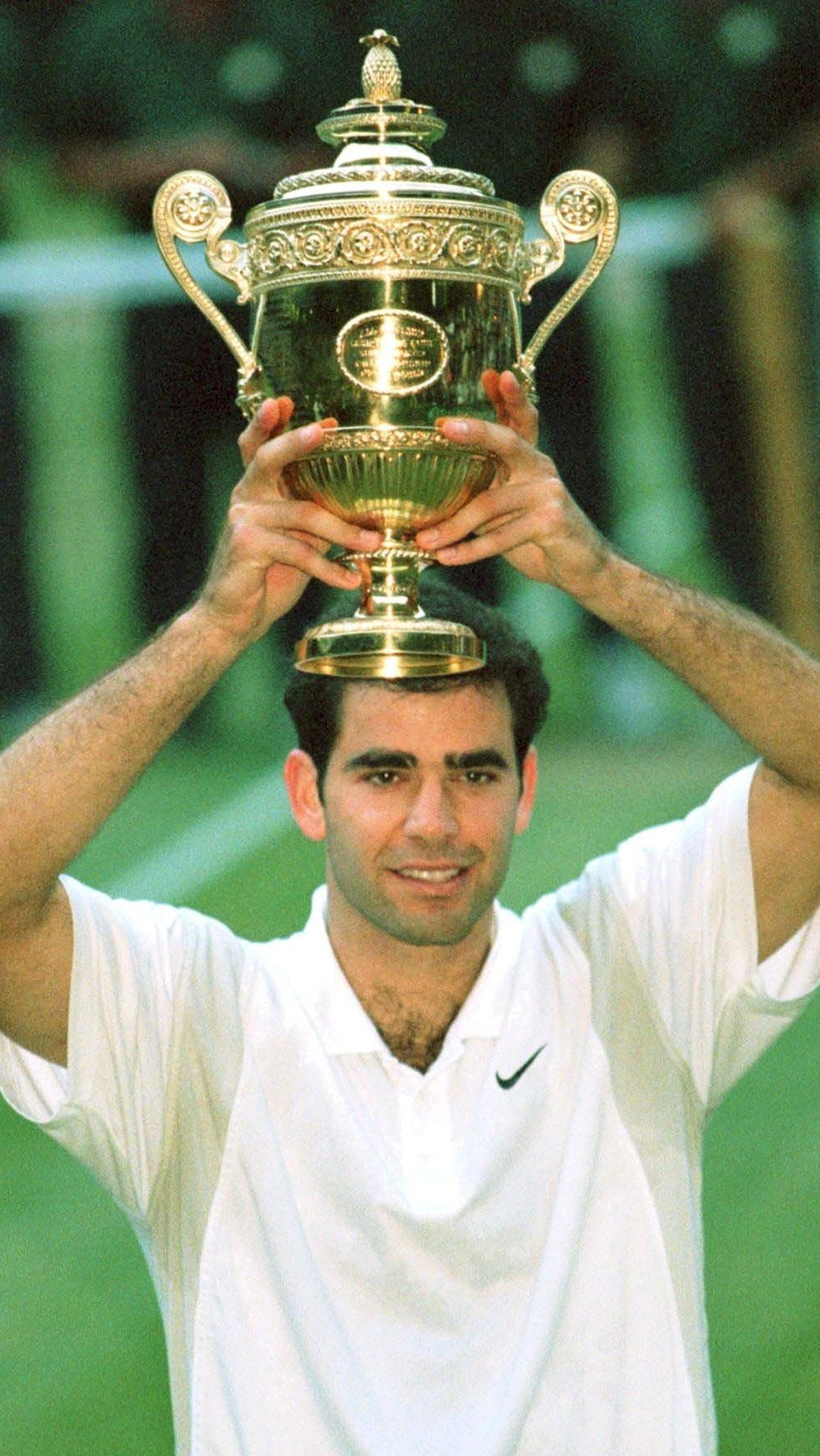 До этого было 4 случая, когда теннисисты поднимались с 4-го на 1-е место: Карлос Мойя (март-1999), Андре Агасси (июль-1999), Пит Сампрас (сентябрь-2000) и Карлос Алькарас (сентябрь-2022).