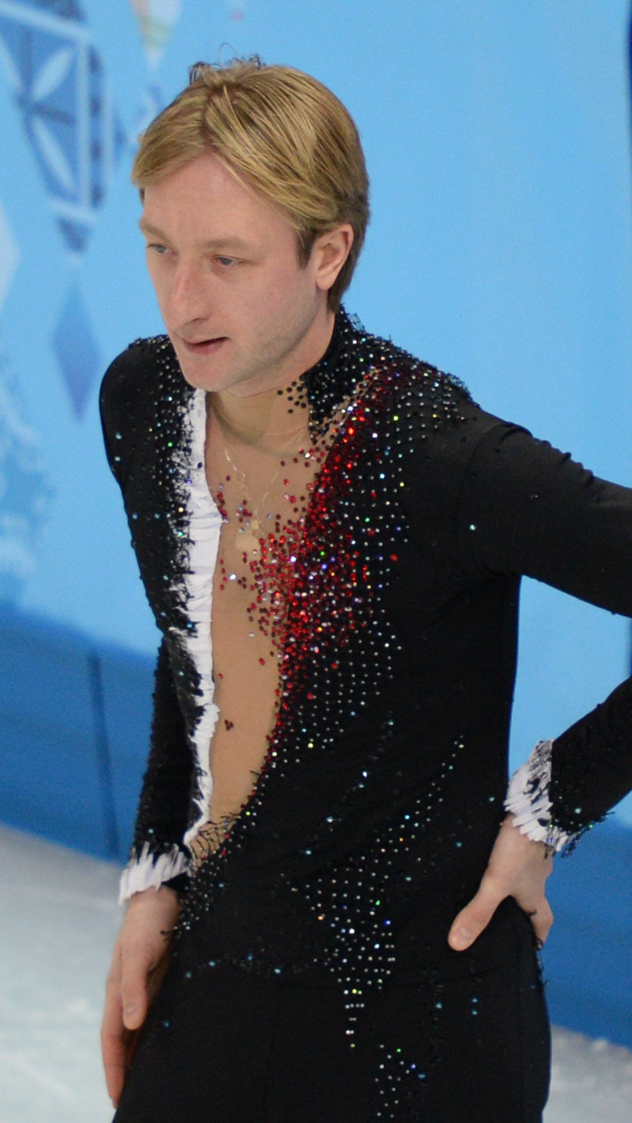 Одевал Плющенко на Олимпиаду в Сочи…