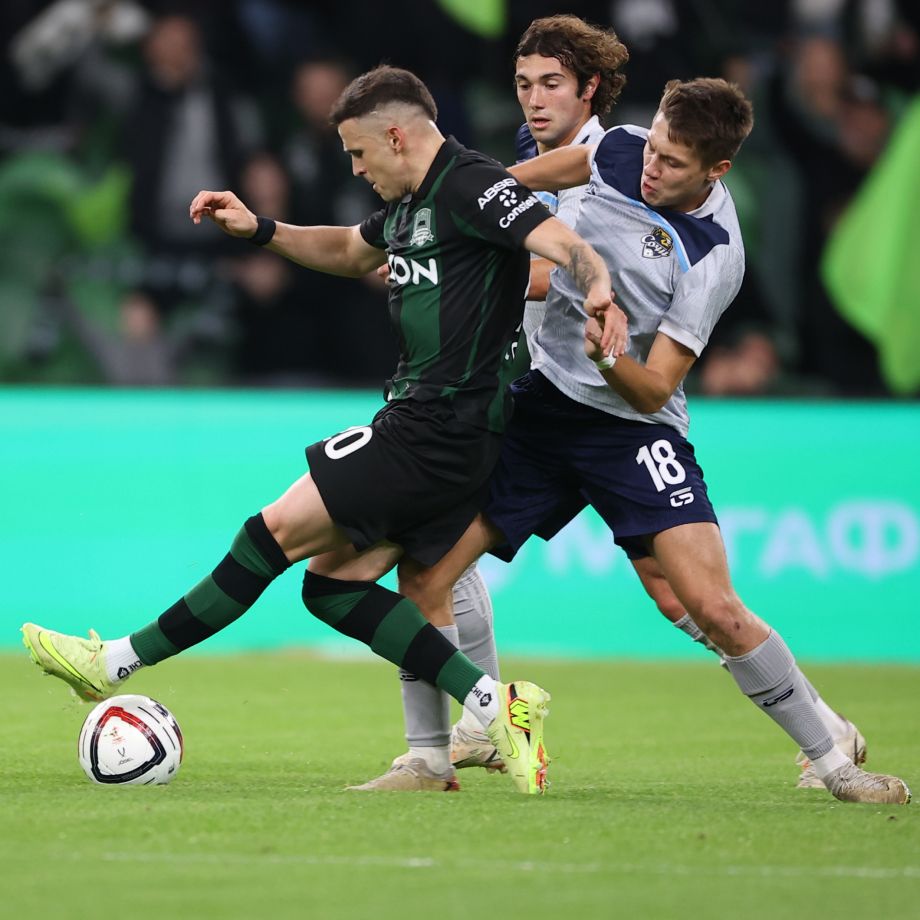 Артём Корнеев (№18) в «Сочи»