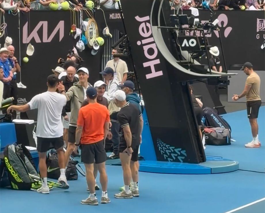 Карлос Алькарас встретился на корте с Янником Синнером