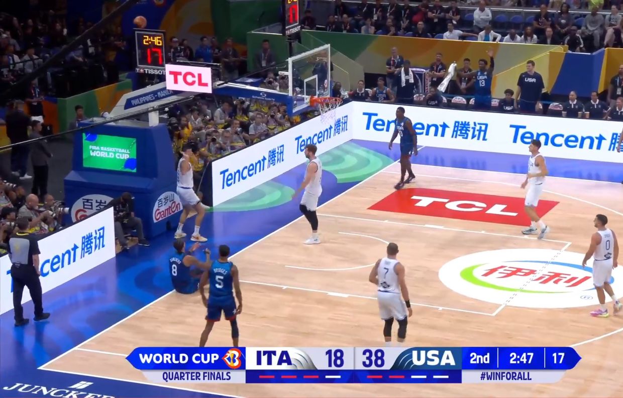 Блок-шот Симоне Фонтеккио