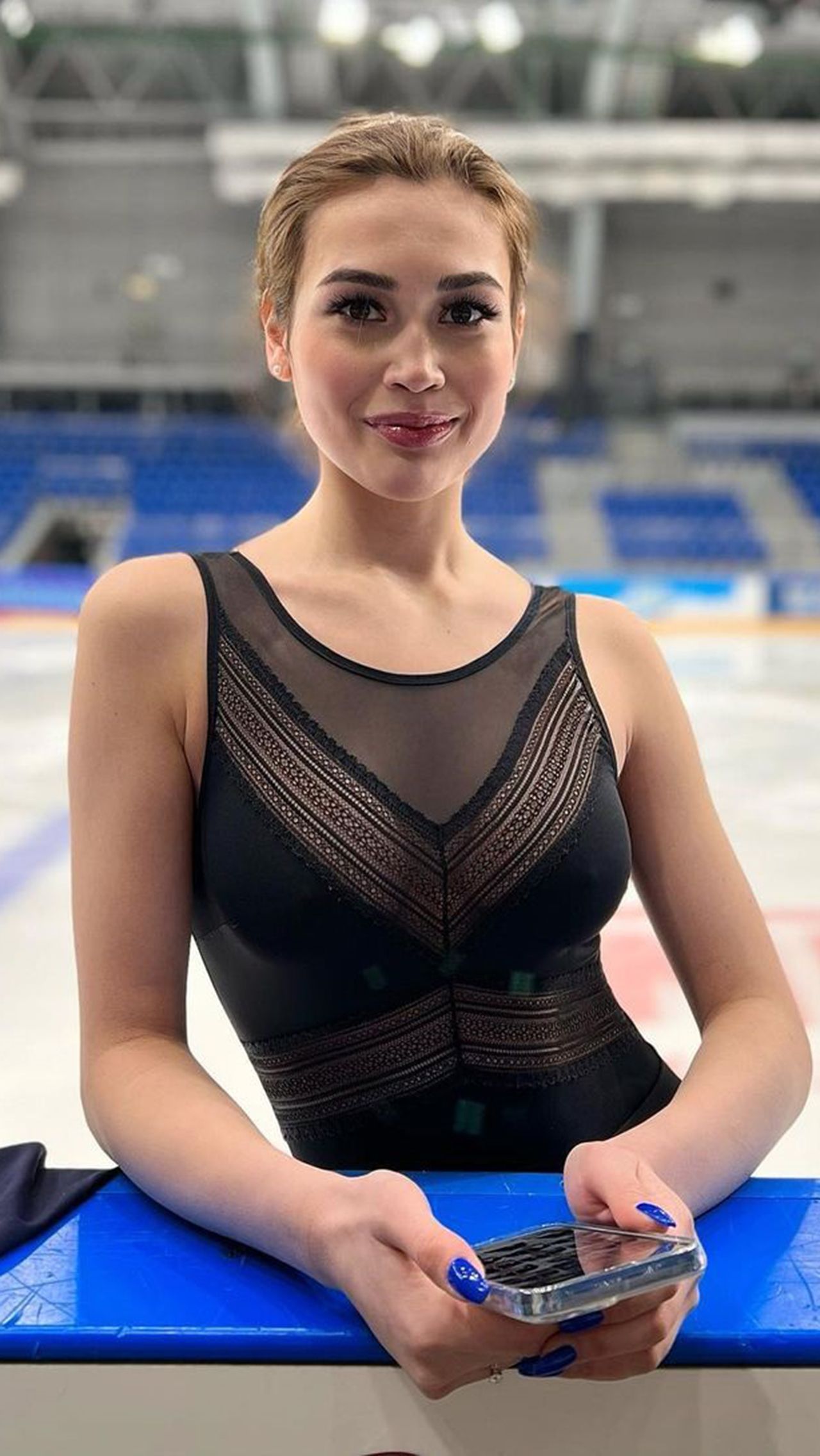В прошлом сезоне пара Худайбердиева/Базин была первой запасной в танцах на льду и до последнего приходилось быть наготове, чтобы подменить в случае форс-мажора.