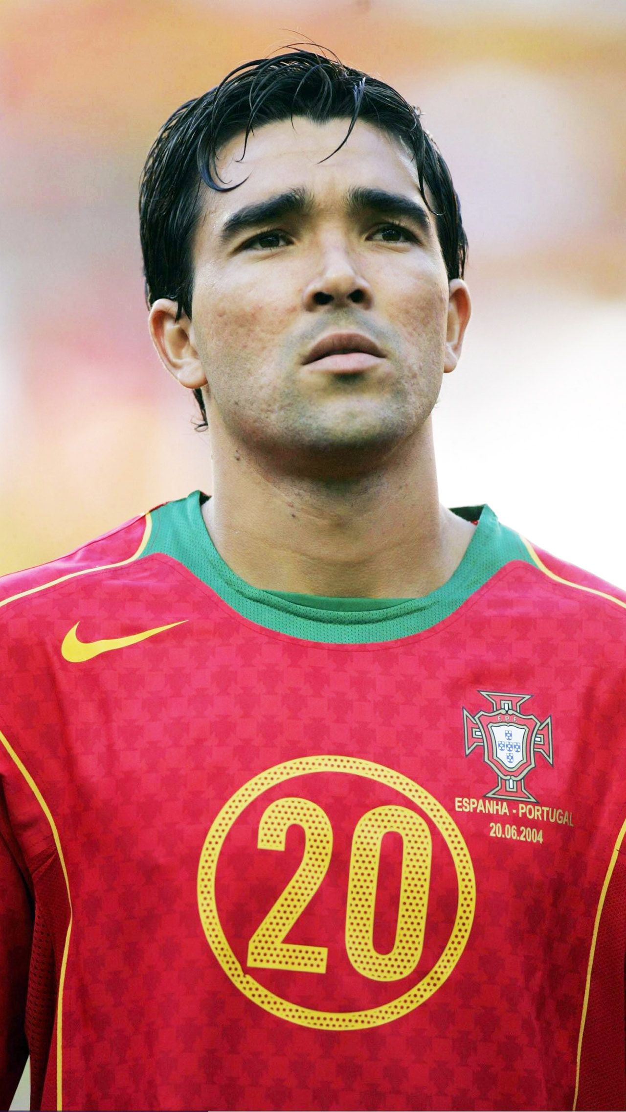 В составе сборной Португалии Деку стал серебряным призёром Евро-2004.