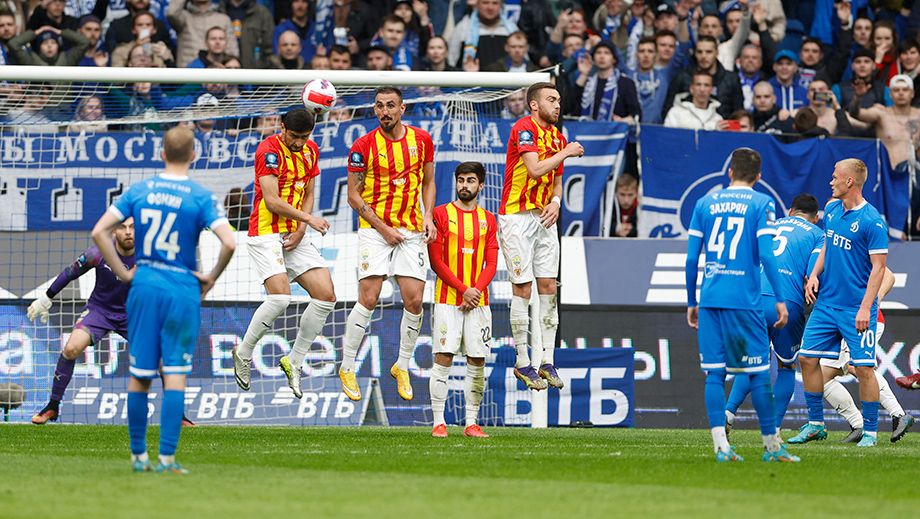 Free kick at Alania goal Free kick at Alania goal