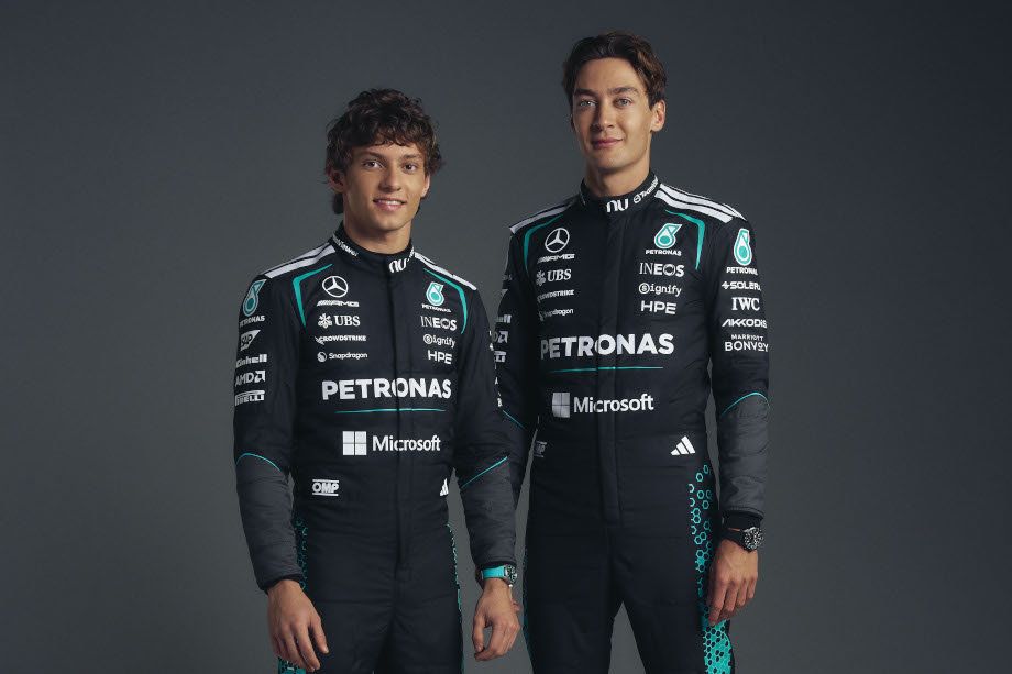 Андреа Кими Антонелли и Джордж Расселл в новых комбинезонах