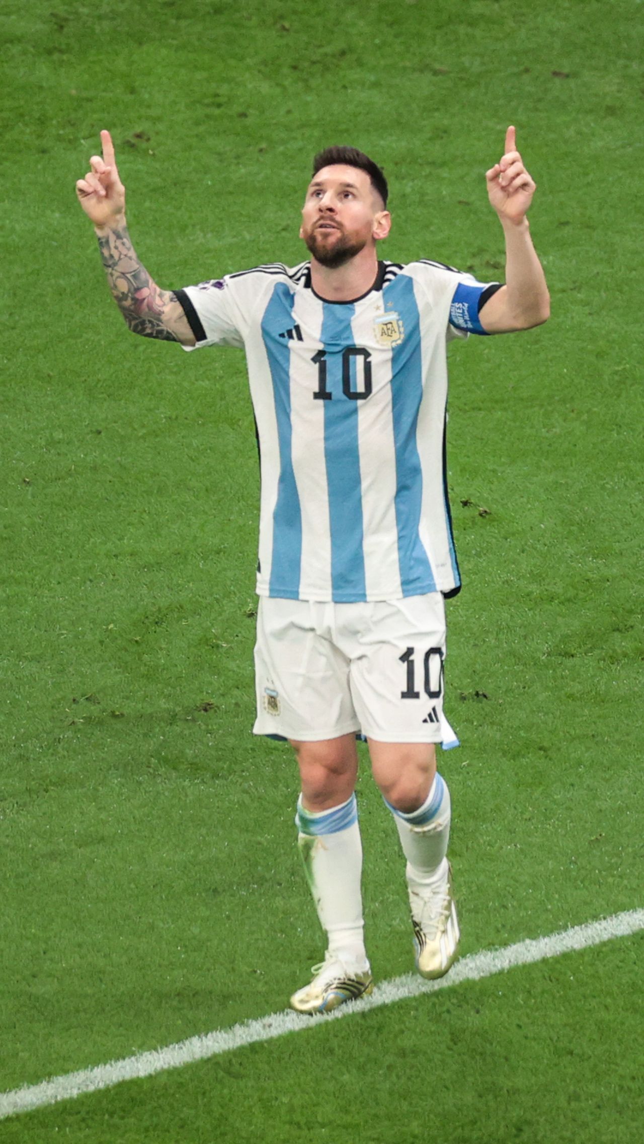 В полуфинале Лео открыл счёт — также с пенальти — в матче со сборной Хорватии. Аргентина разгромила балканскую команду со счётом 3:0.<br/>
