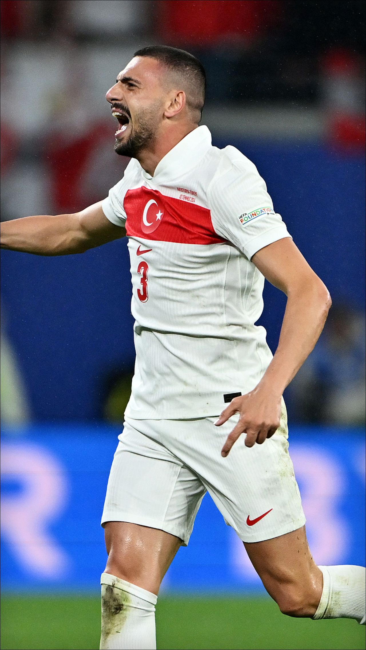 Демирал — четвёртый защитник с дублем на чемпионатах Европы
