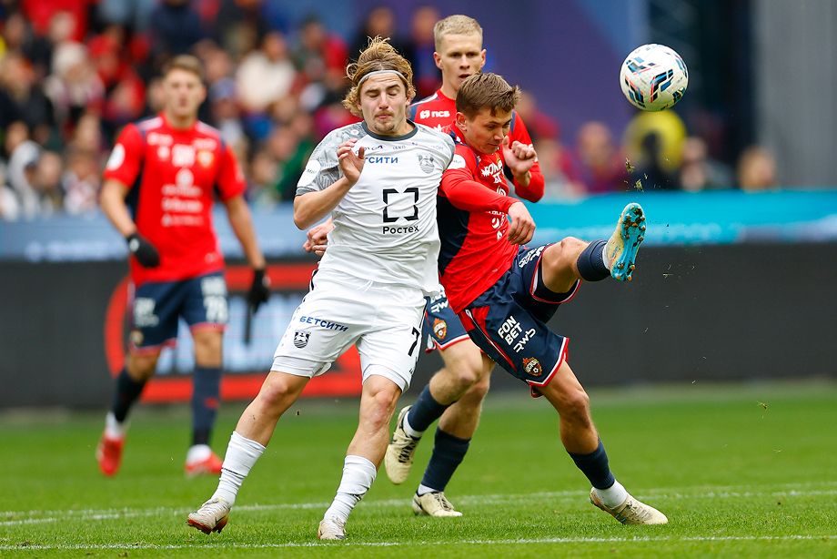 Максим Петров