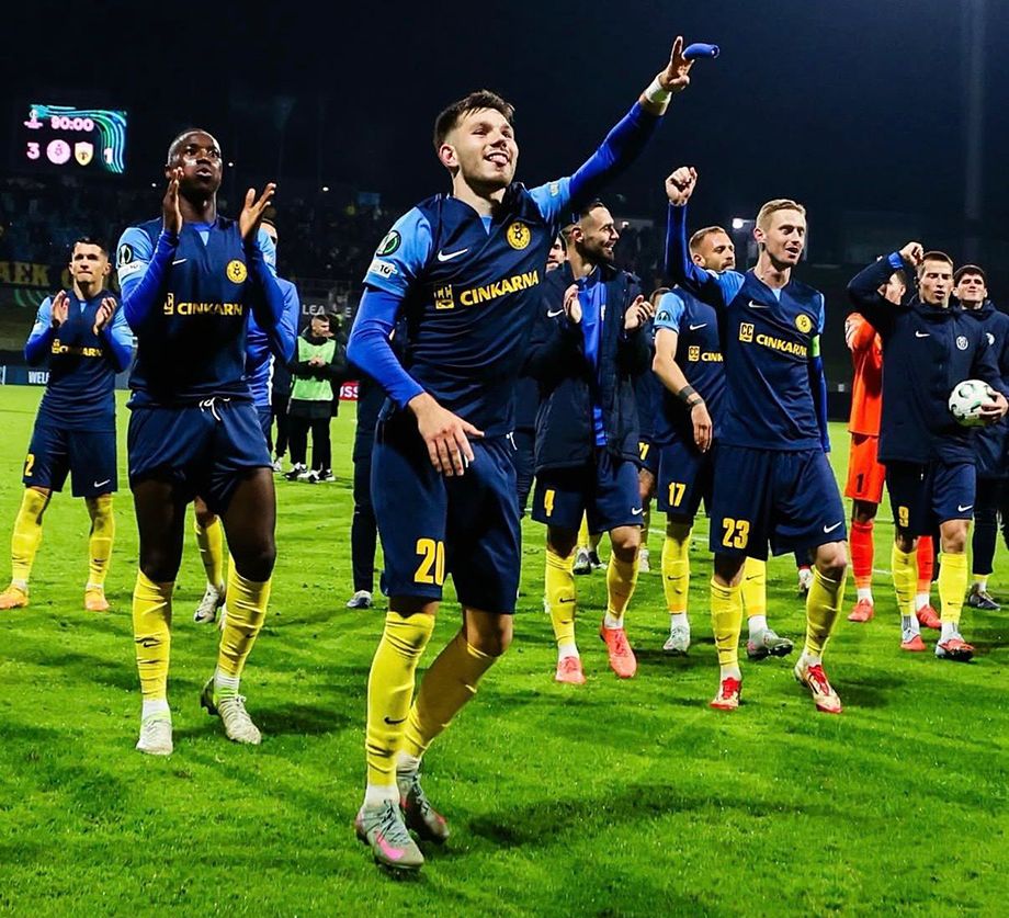 Никита Иосифов с партнёрами по команде