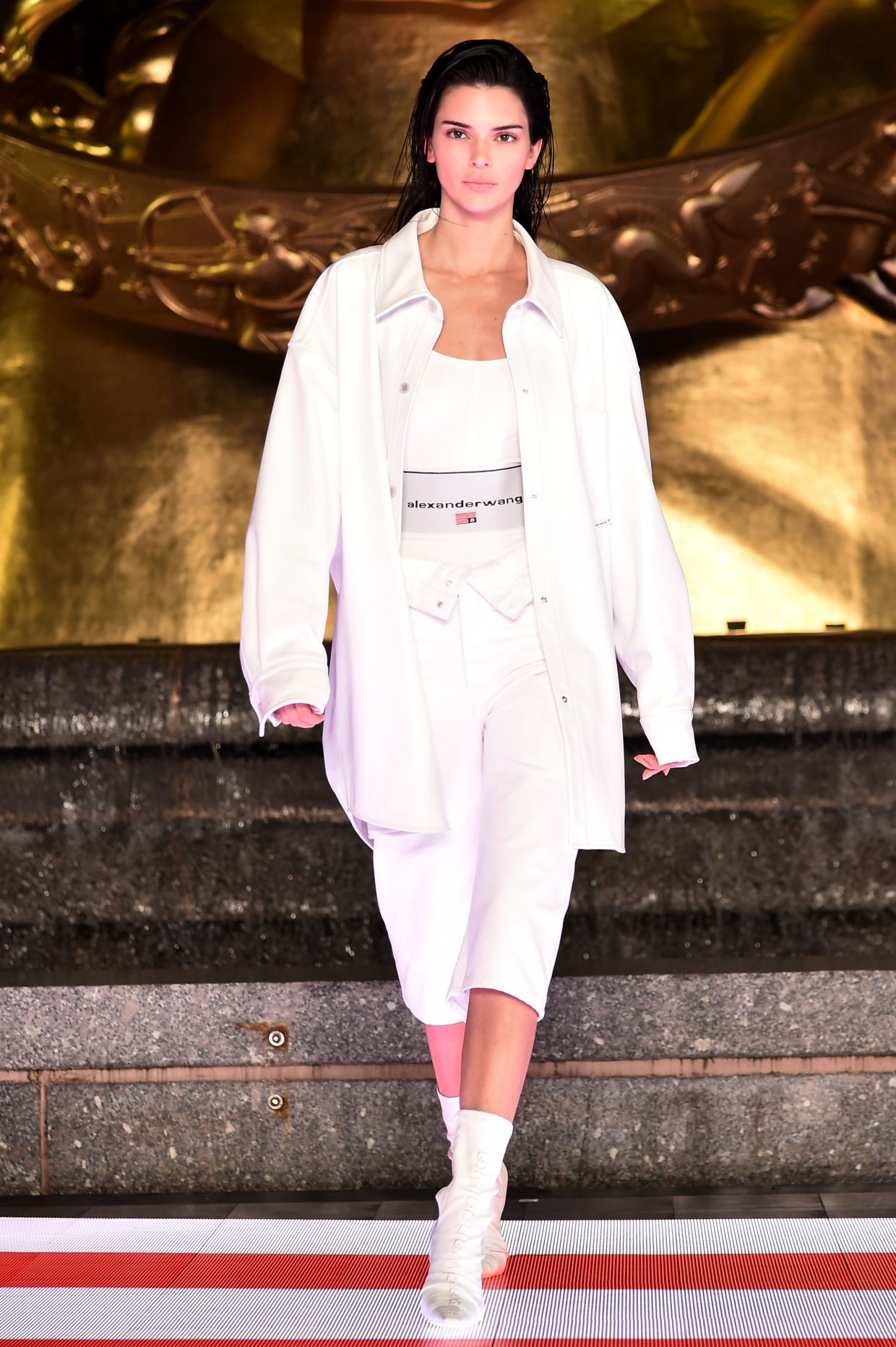 Кендалл Дженнер на показе Alexander Wang (2019 год)