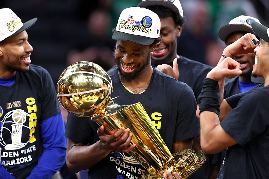 «Голден Стэйт Уорриорз» завоевал титул чемпионов НБА, обыграв в финальной серии «Бостон Селтикс»