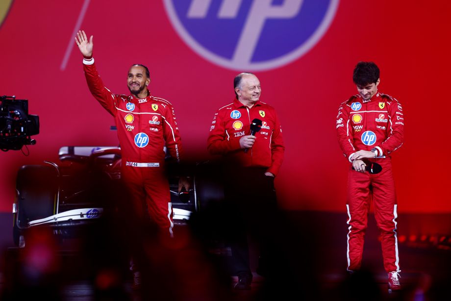 Льюис Хэмилтон, Фредерик Вассёр и Шарль Леклер на F1 75 Live Льюис Хэмилтон, Фредерик Вассёр и Шарль Леклер на F1 75 Live