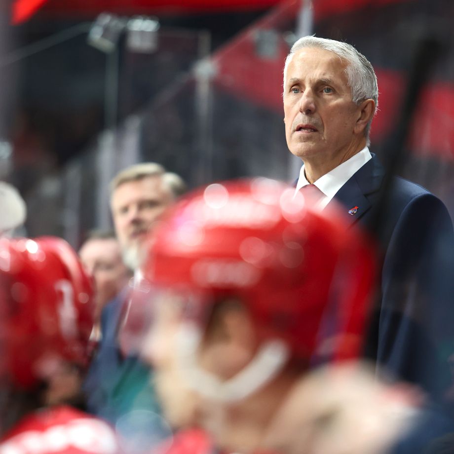 Смотрите жаңа порно фильмдер қатысуымен жыртылған анальный секс онлайн без регистрации. Үлкен және сүндеттелген пенис