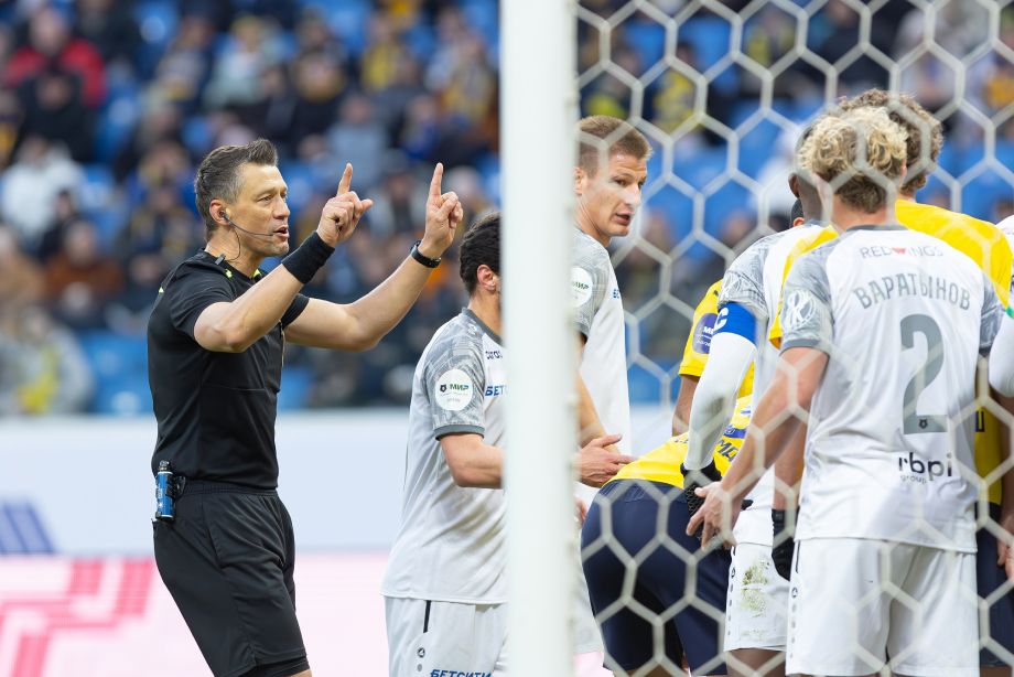 Василий Казарцев