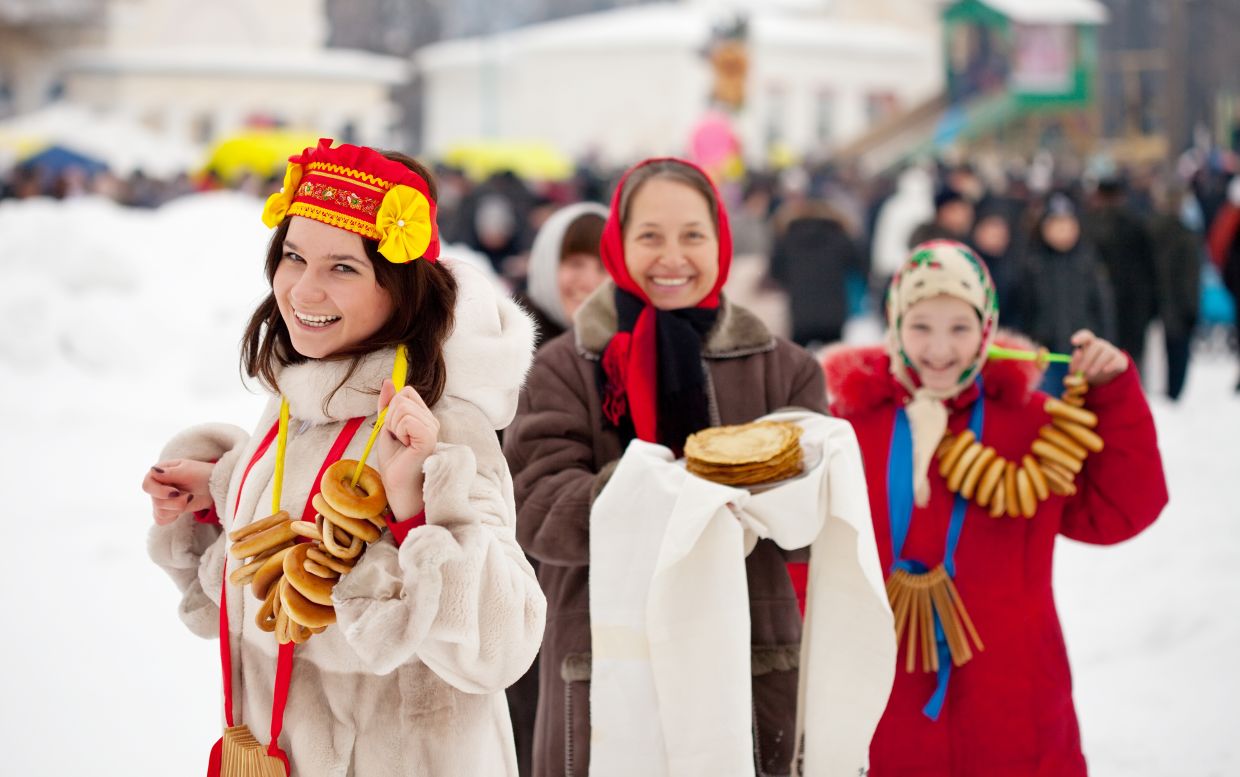 Масленичная неделя: как праздновать и какие блины печь