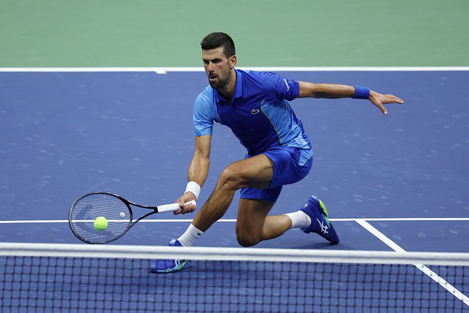 Новак Джокович на корте US Open в 2023 году Новак Джокович на корте US Open в 2023 году