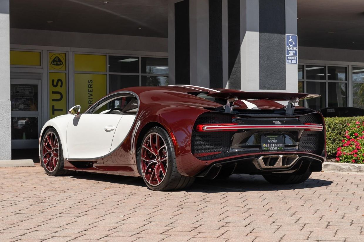 Bugatti Chiron 2021 года
