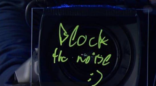 Автограф Даниила Медведева на камере