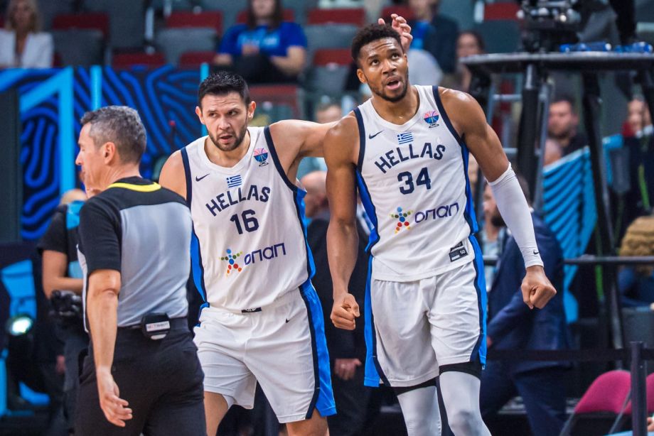 Костас Папаниколау и Яннис Адетокунбо