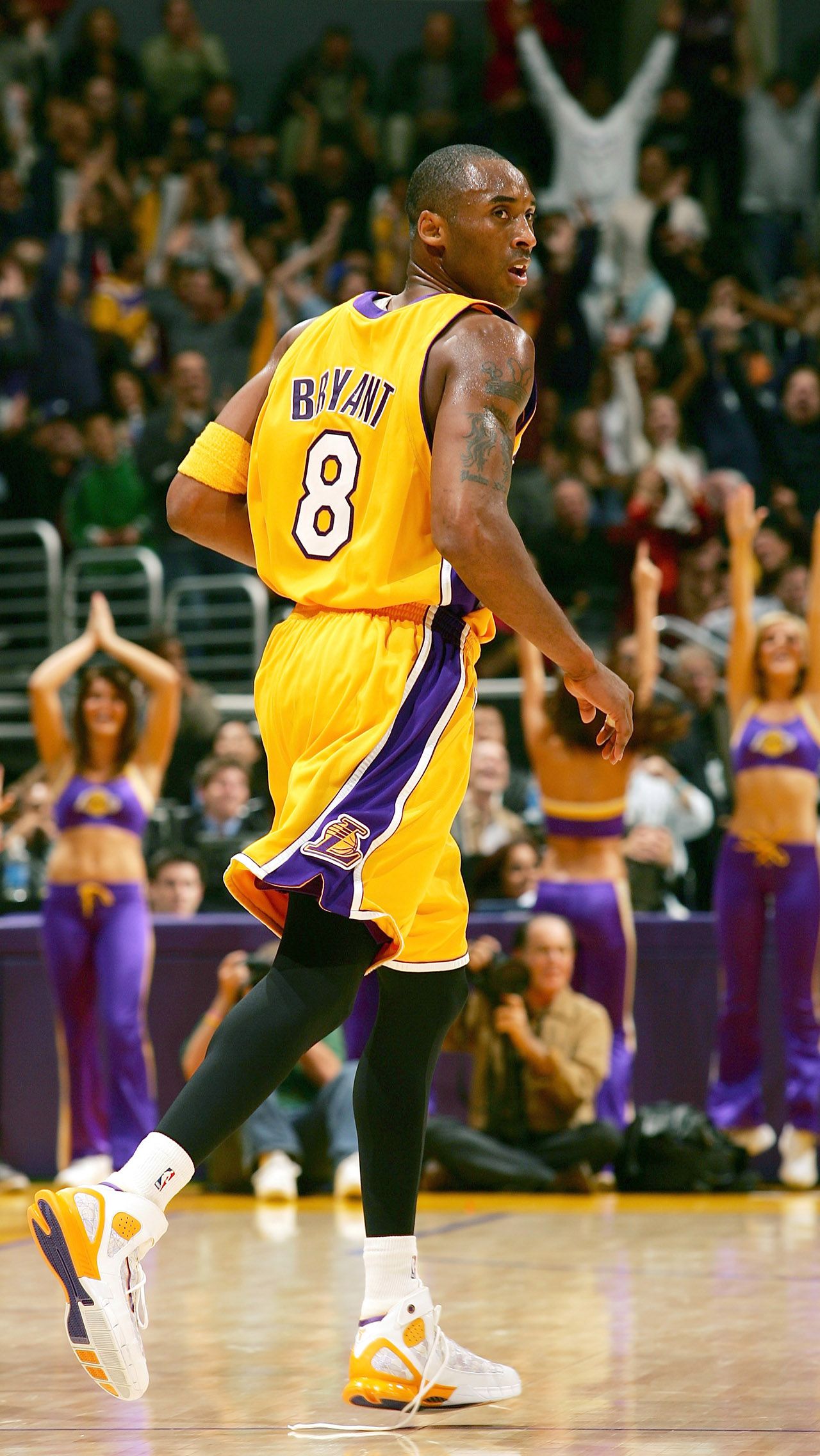Свою первую игру с 60 очками в НБА Коби провёл спустя почти два десятилетия, в возрасте 27 лет. 20 декабря 2005 года он набрал 62 очка всего за три четверти в матче с «Даллас Маверикс».