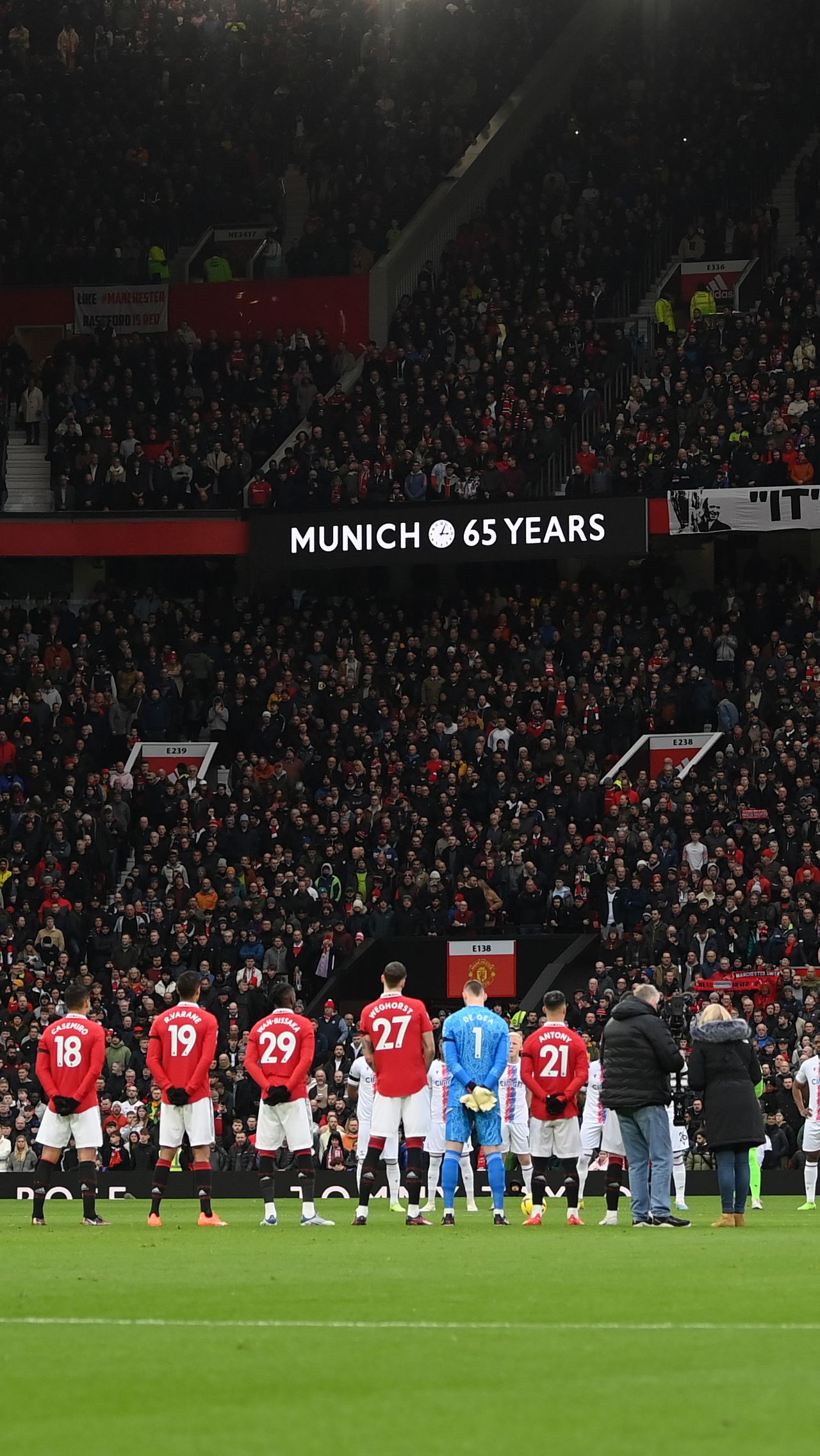 Каждый год «Юнайтед» минутой молчания вспоминает погибших в той авиакатастрофе.