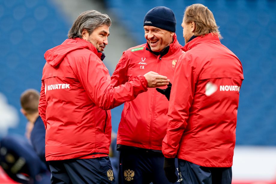 Штаб сборной России: Николай Писарев, Юрий Никифоров, Валерий Карпин