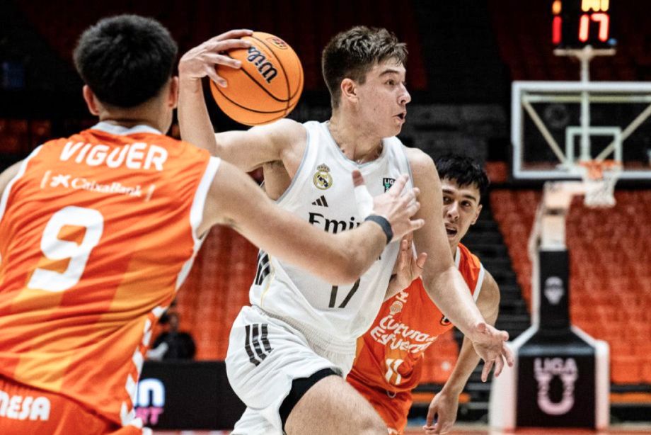 Егор Амосов