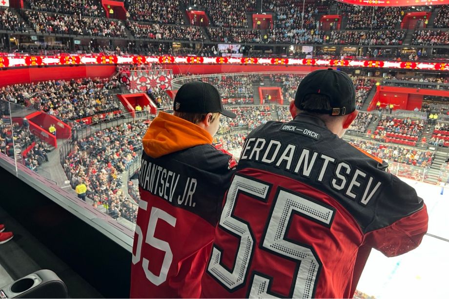 Черданцевы на хоккее