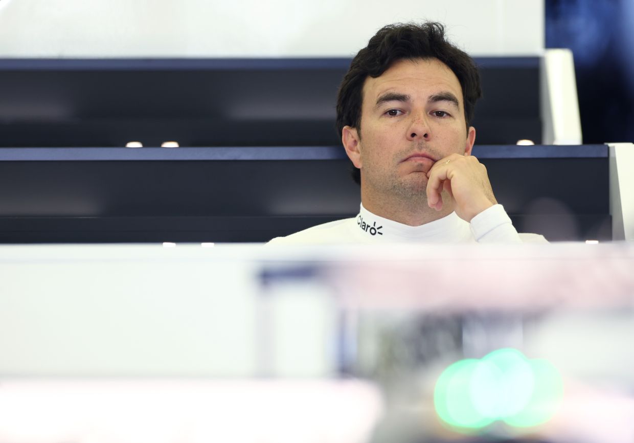 Серхио Перес в боксах