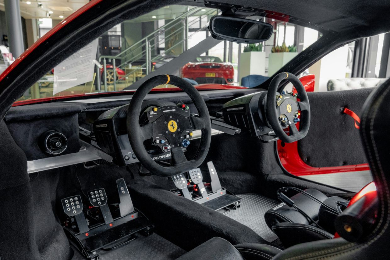 Салон симулятора, созданного в Ferrari 458