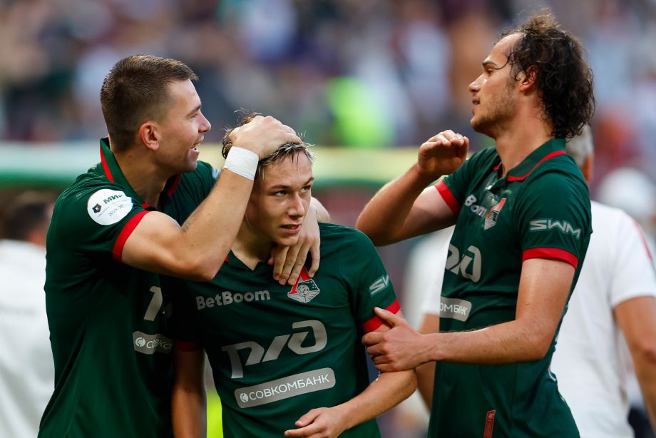 Игроки «Локомотива» в матче со «Спартаком»