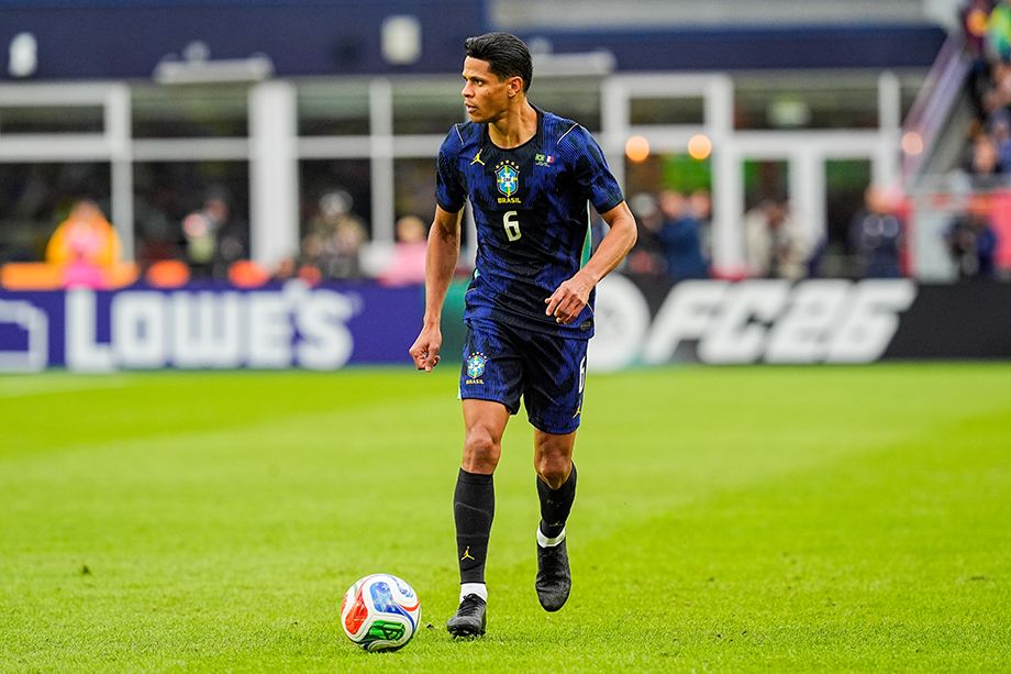 Дуглас Сантос