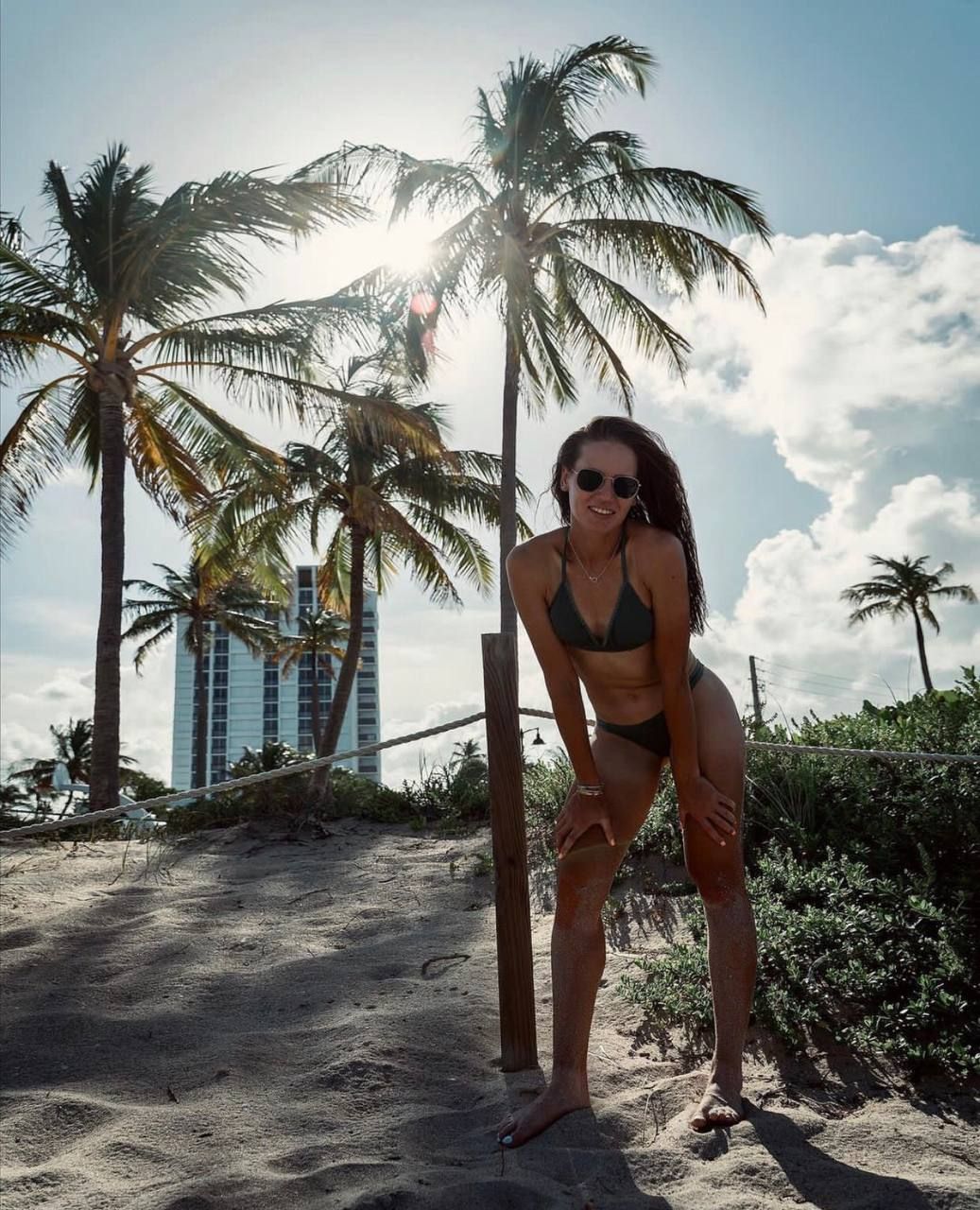 Вероника Кудерметова опубликовала фото в купальнике с пляжа в Бока-Ратон -  Чемпионат
