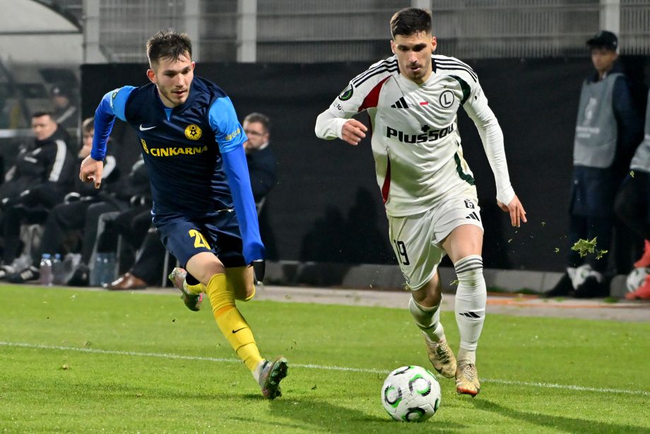 Никита Иосифов (слева)