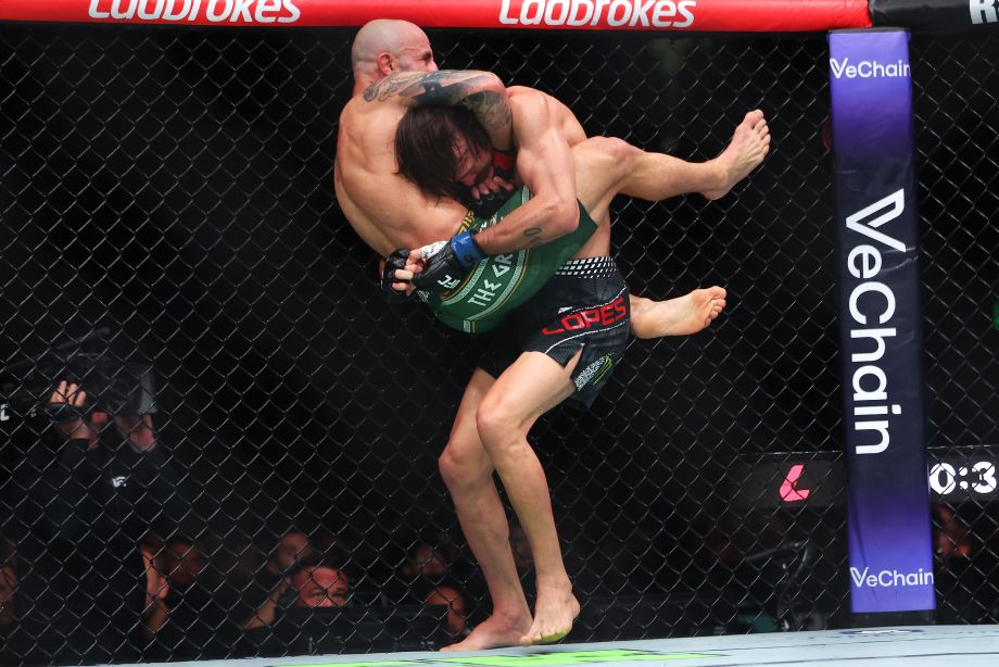 Александр Волкановски и Диего Лопес